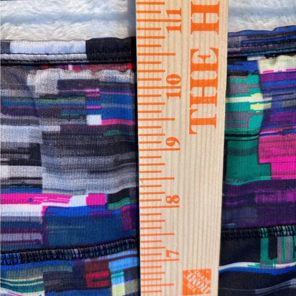 Danskin NRW Fitted Abstract Print Capri Leggings XXL/2XG (20)  Active/Athleisure - Picture 4 of 8